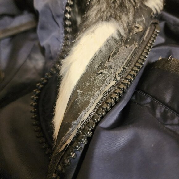 1 Madison Down-Filled Faux Fur Hooded Parka Jacket Navy signs of wear XS - Picture 13 of 16